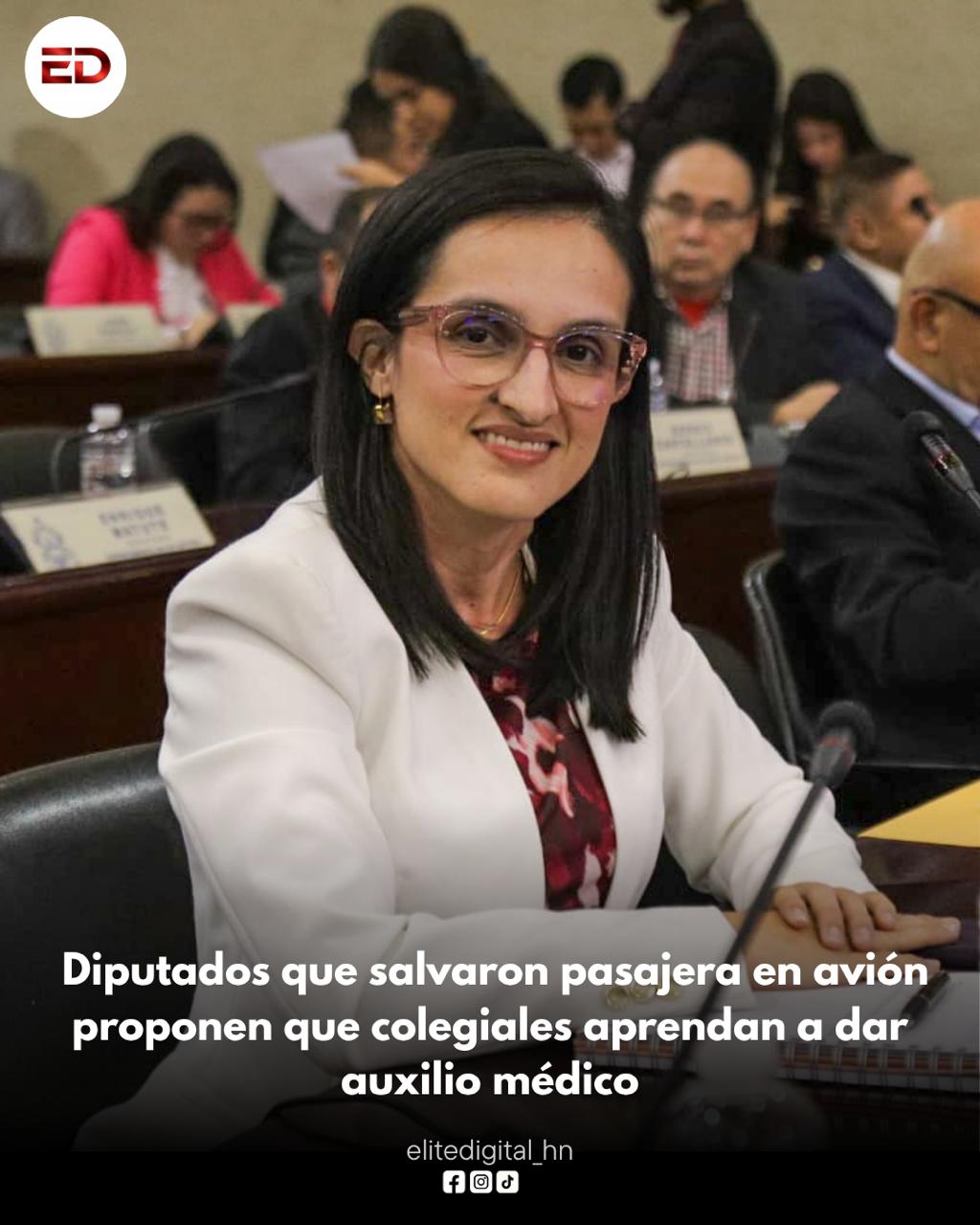 Diputados que salvaron pasajera en avión proponen que colegiales aprendan a dar&hellip;